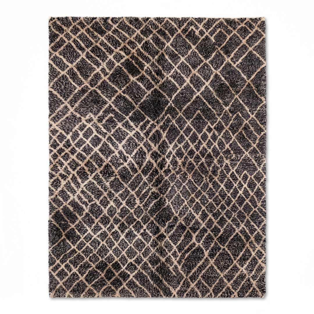 Black Diamond Pattern Beni Mrirt Moroccan Rug with dense wool texture and geometric design, ideal for modern interiors.