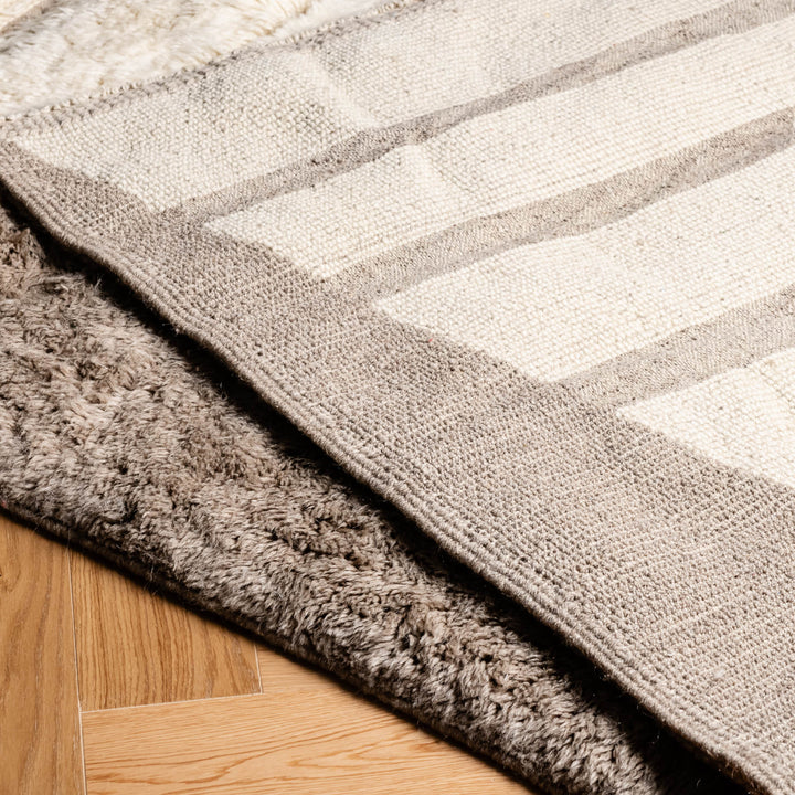 Custom Beni Mrirt rug with hourglass shaved wool design, showcasing traditional Moroccan craftsmanship and geometric elegance.