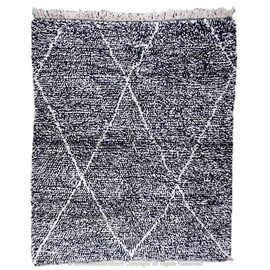 Black and white Moroccan wool rug with diamond lattice pattern – Beni Ourain handmade