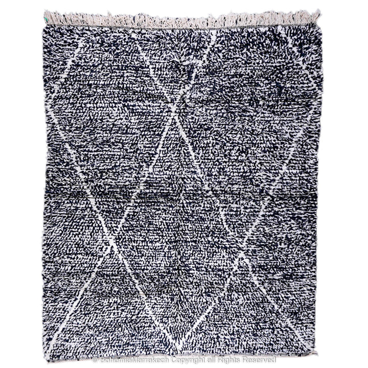 Black and white Moroccan wool rug with diamond lattice pattern – Beni Ourain handmade