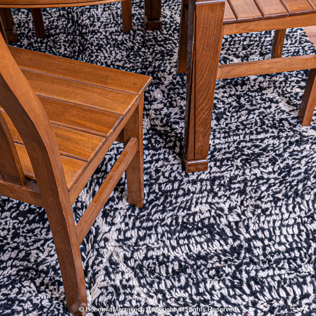 Black and white Moroccan wool rug with diamond lattice pattern – Beni Ourain handmade