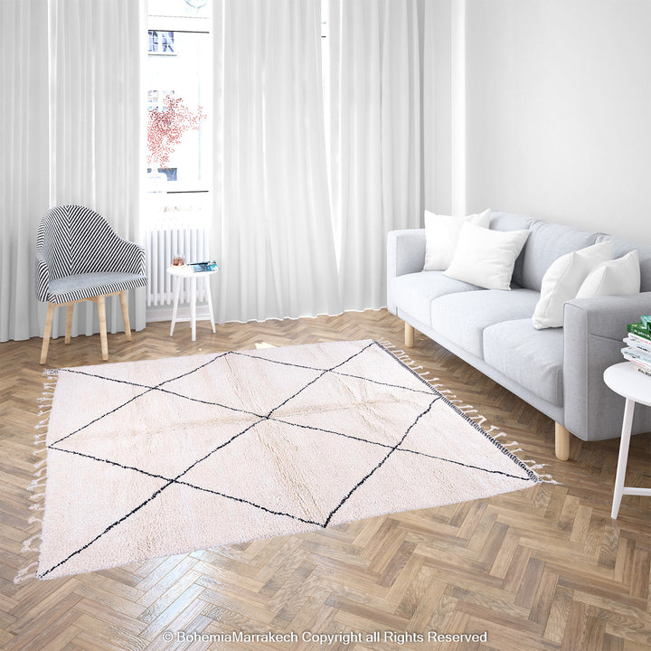 White Moroccan Beni Ourain Rug with Black Diamond Pattern – Wool Handmade Carpet