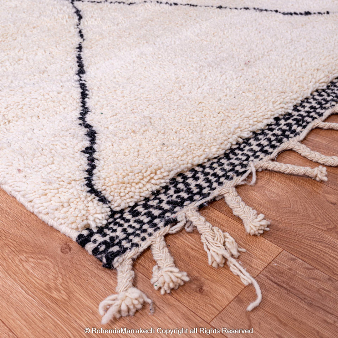 White Moroccan Beni Ourain Rug with Black Diamond Pattern – Wool Handmade Carpet