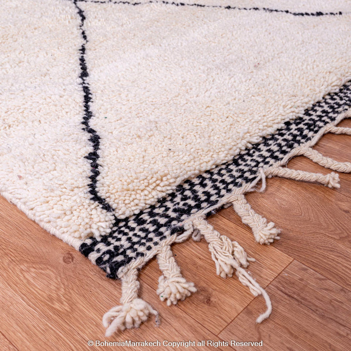 White Moroccan Beni Ourain Rug with Black Diamond Pattern – Wool Handmade Carpet