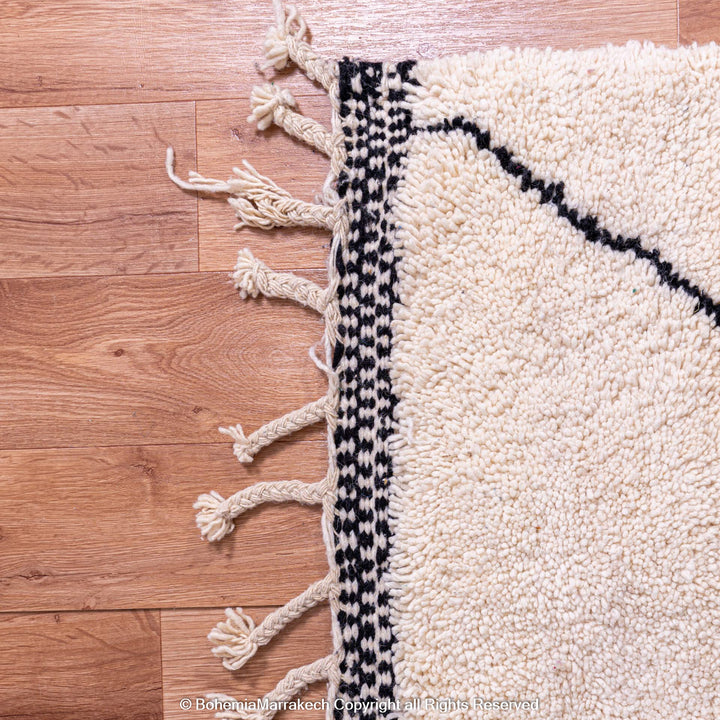 White Moroccan Beni Ourain Rug with Black Diamond Pattern – Wool Handmade Carpet