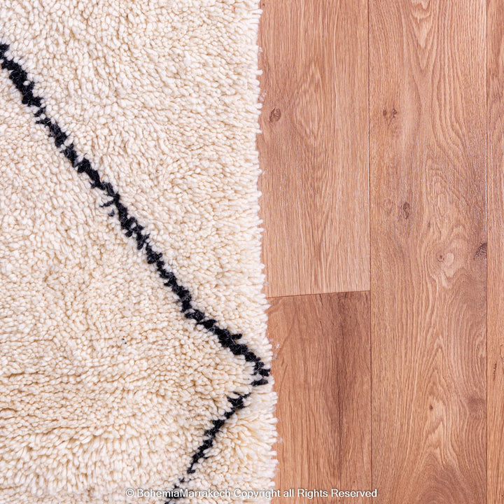 White Moroccan Beni Ourain Rug with Black Diamond Pattern – Wool Handmade Carpet