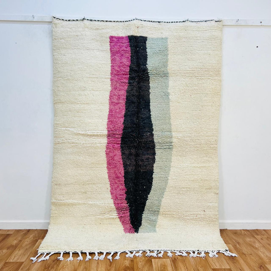 Vintage Moroccan wool rug 737 – handmade cream rug with pink, black, and grey center stripe, 230 × 160 cm (7.54 × 5.25 ft).
