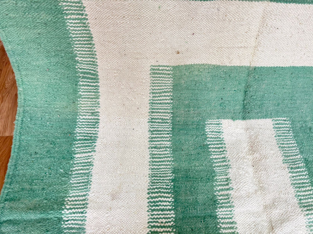 Flatweave Moroccan Rug – Green & Cream Wool Berber Carpet