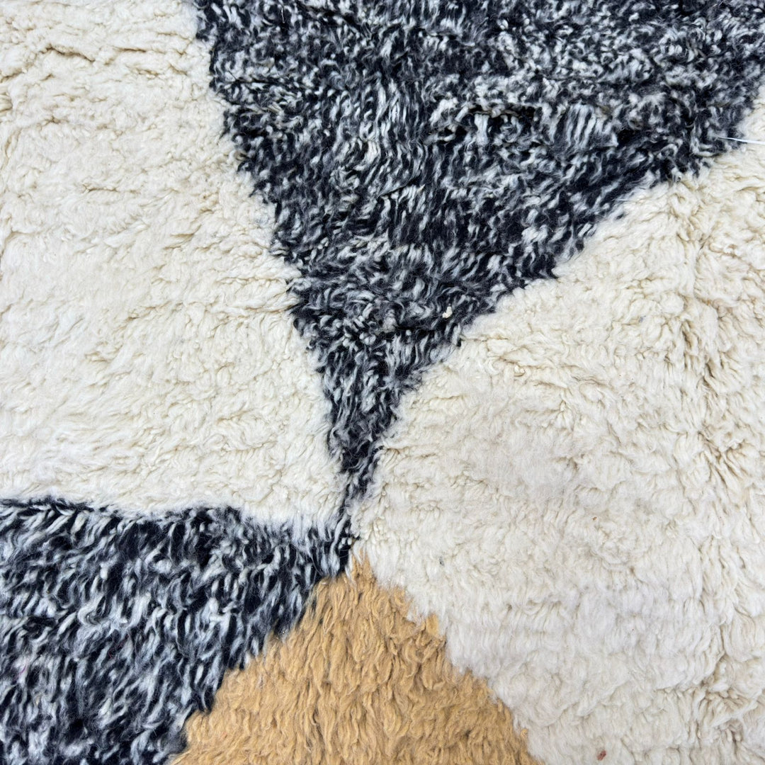 Modern Beni Mrirt Rug – Beige & Gray Moroccan Wool