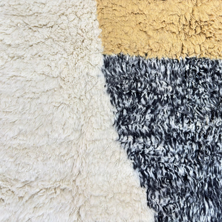 Modern Beni Mrirt Rug – Beige & Gray Moroccan Wool