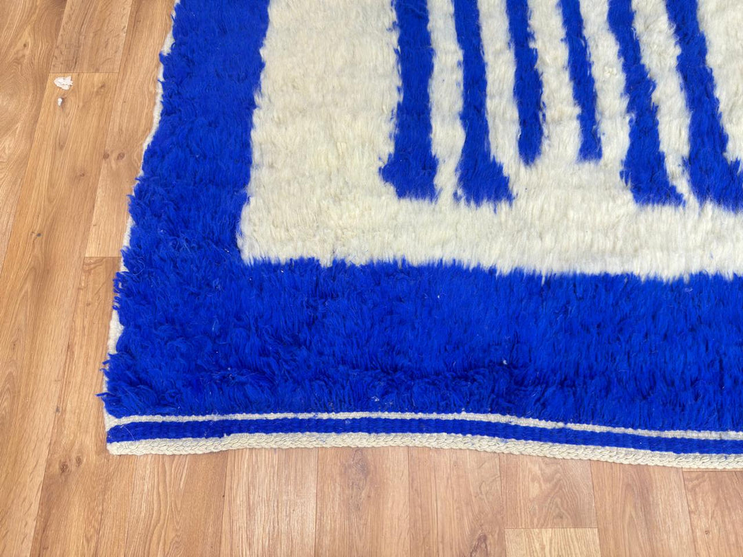 Blue and White Moroccan Wool Rug – Modern Geometric