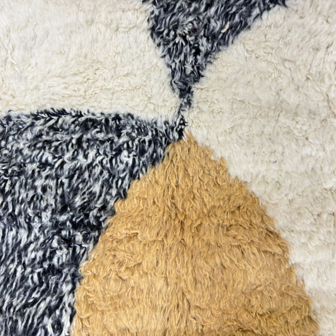 Modern Beni Mrirt Rug – Beige & Gray Moroccan Wool