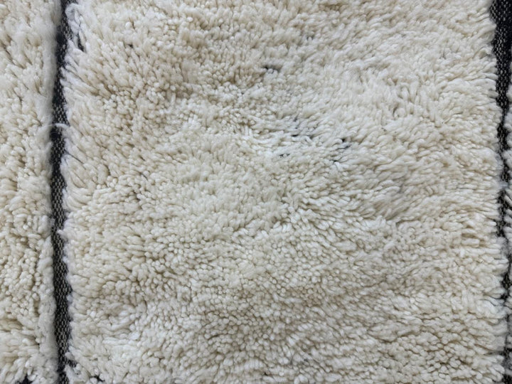 White Moroccan Beni Ourain Rug – Minimalist Wool Carpet