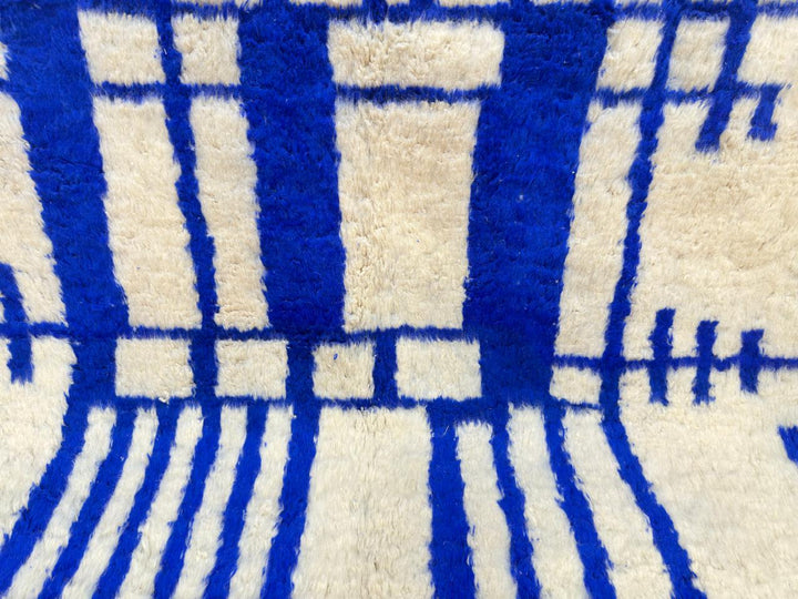 Blue and White Moroccan Wool Rug – Modern Geometric