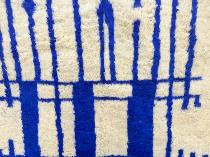 Blue and White Moroccan Wool Rug – Modern Geometric