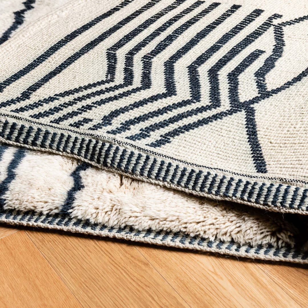 Abstract Beni Mrirt Moroccan Rug – Ivory & Black Wool