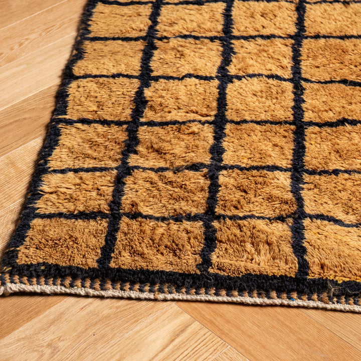 Amber Grid Pattern Moroccan Wool Rug – Handmade & Modern