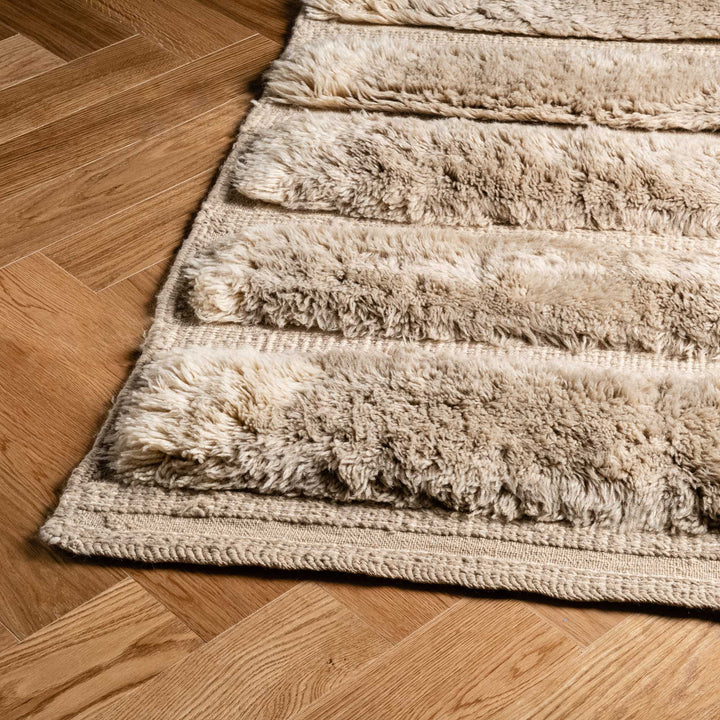 Beige Moroccan Wool Rug – Handwoven Berber Shag Style