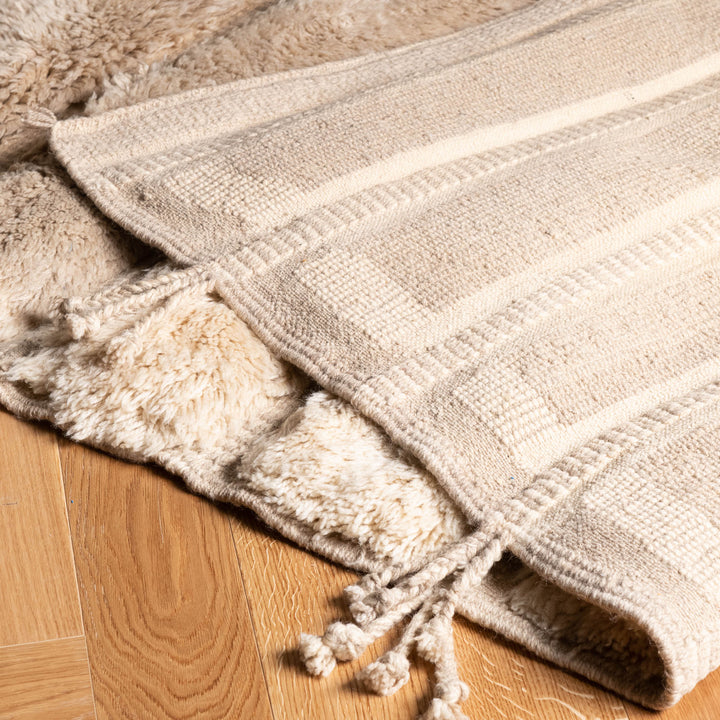 Beige Moroccan Wool Rug – Handwoven Berber Shag Style
