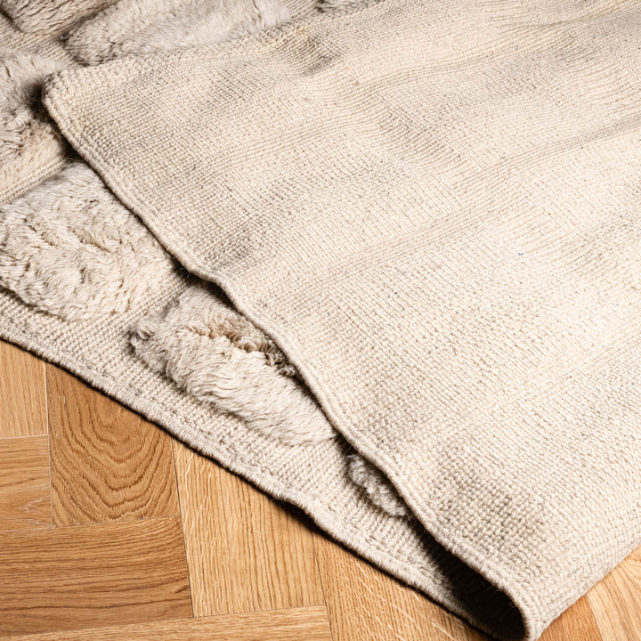 Beige Moroccan Wool Rug with Grid Texture – Handmade
