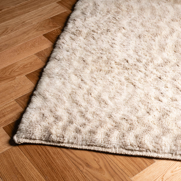 Beige Zigzag Moroccan Rug – Handwoven Soft Wool Area Carpet