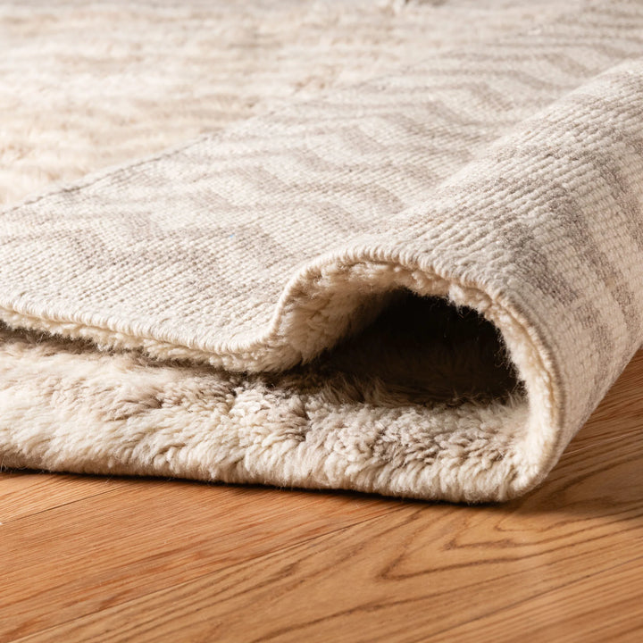 Beige Zigzag Moroccan Rug – Handwoven Soft Wool Area Carpet