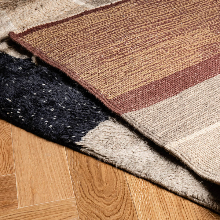 Beni Mrirt Moroccan Wool Rug – Abstract Modern Pattern