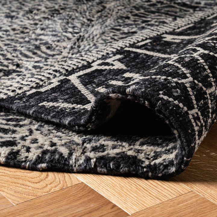 Black Beni Mrirt Rug – Textured Abstract Wool Carpet