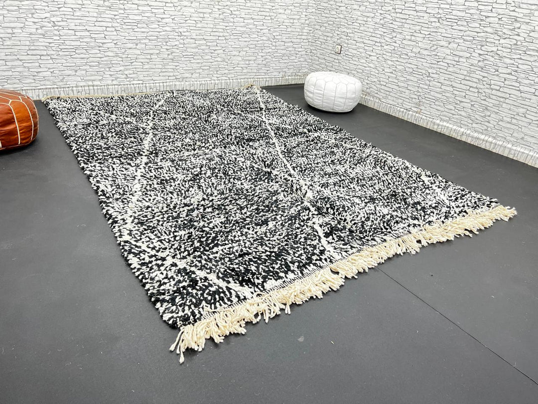 Handmade black Moroccan wool rug with cream diamond pattern – Beni Ourain style