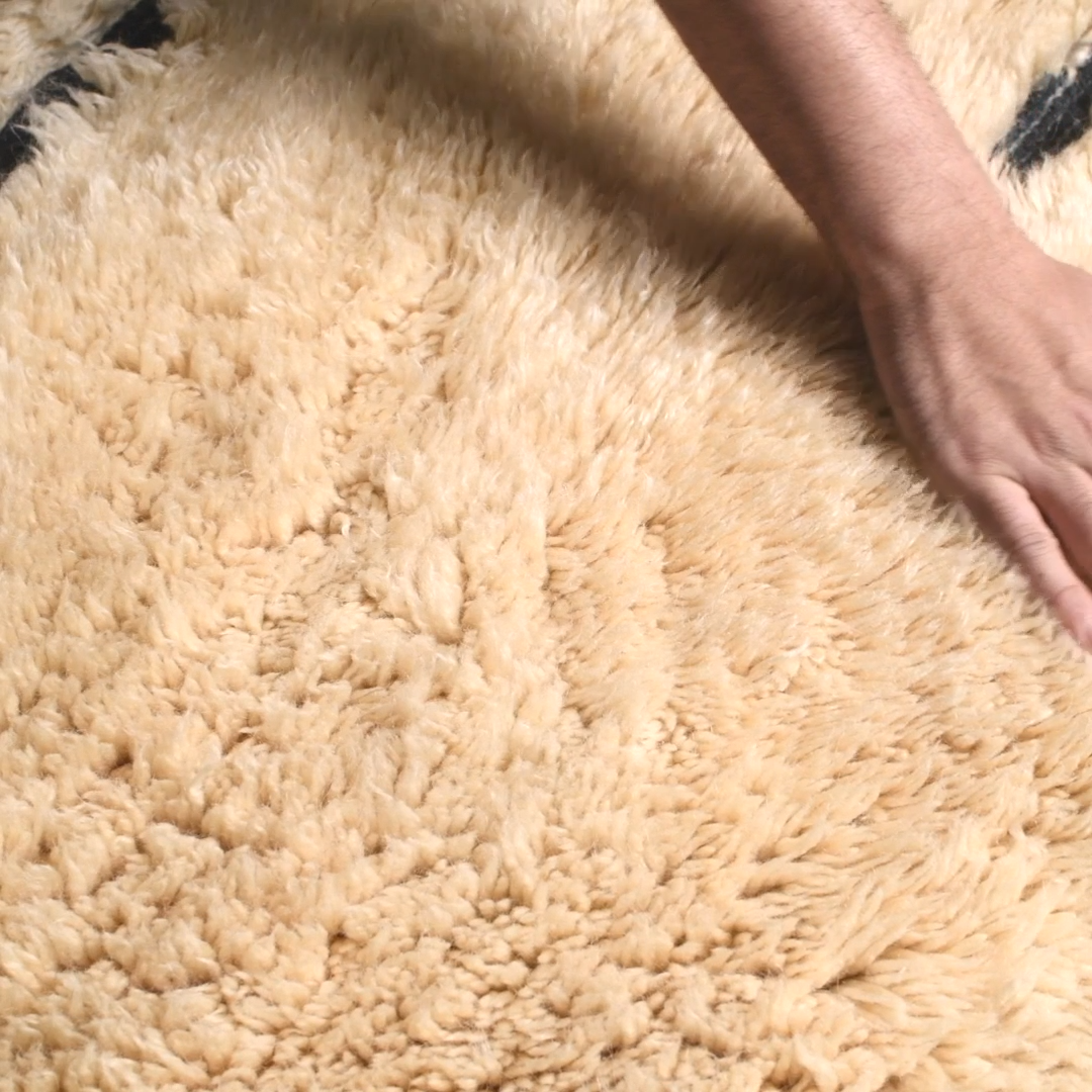 Classic Minimal Beni Mrirt Rug – Handwoven Cream Moroccan Wool Carpet