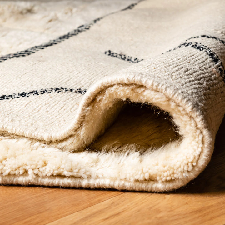Cream Moroccan Wool Rug with Faded Diamond Lines – Handmade