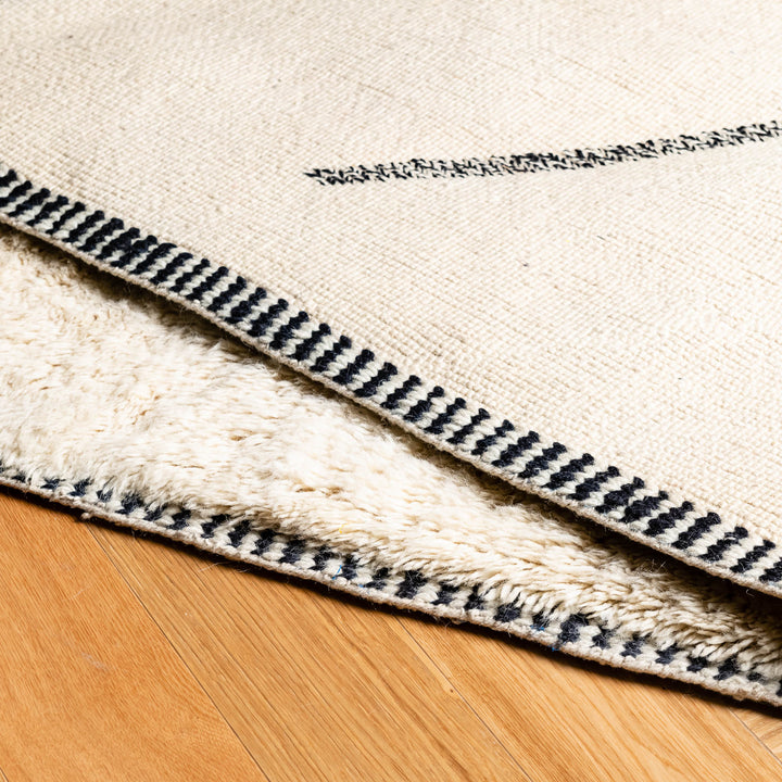 Cream Moroccan Wool Rug with Faded Diamond Lines – Handmade