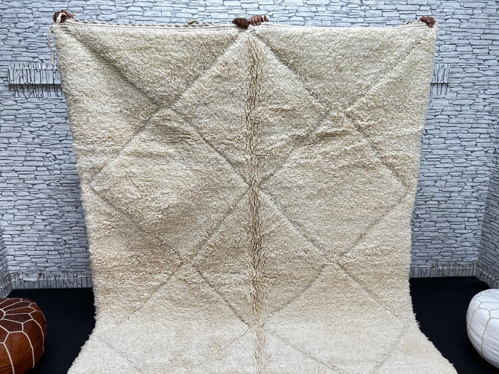Handwoven Beni Ourain Moroccan rug in cream white wool with soft diamond pattern – plush Berber carpet