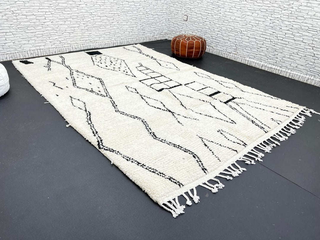Handwoven cream and black Moroccan wool rug with geometric Beni Ourain design – handmade Berber carpet from Morocco