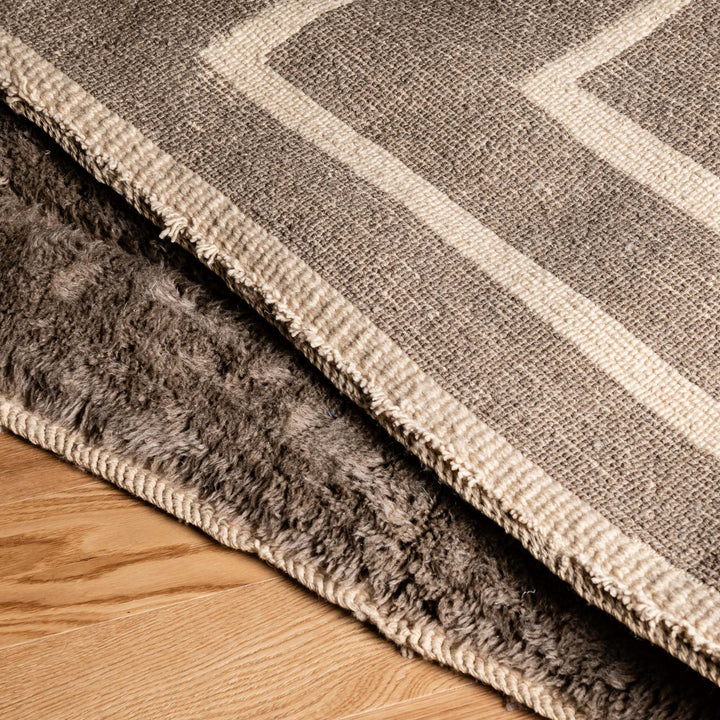 Earth-Tone Beni Mrirt Rug – Handwoven Wool Comfort