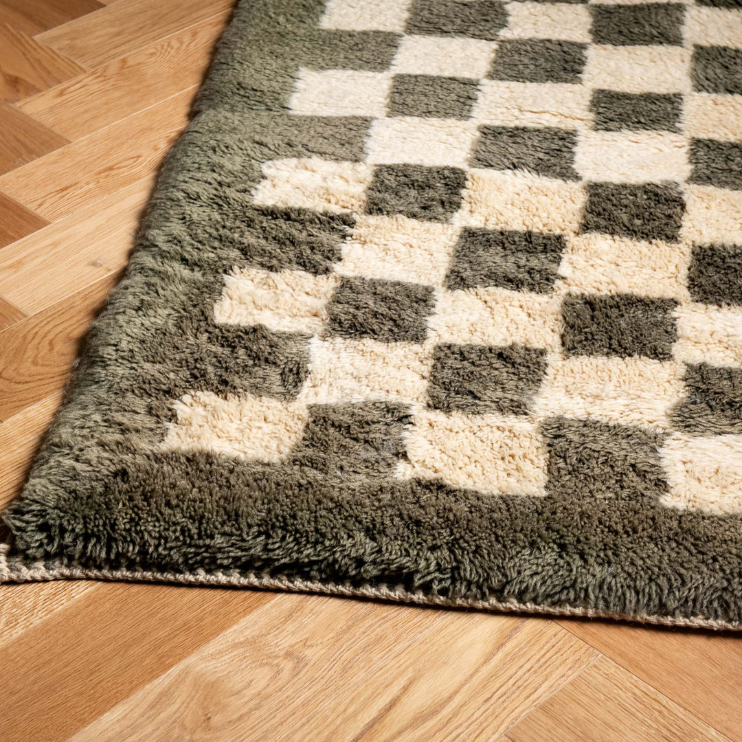 Green Checkerboard Beni Mrirt Rug – Handmade Moroccan Wool