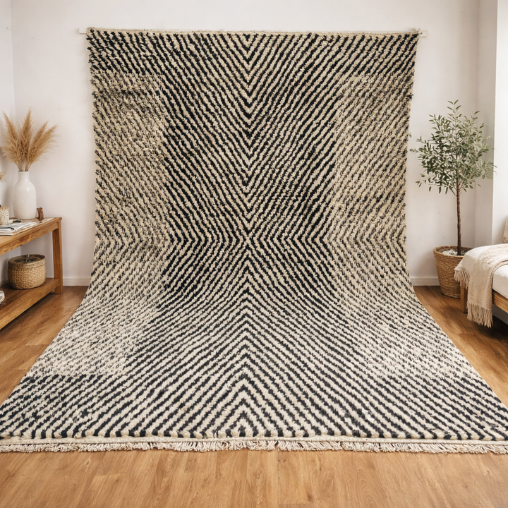 Hypnotic Beni Mrirt Rug – Black line &amp; white Wool Artwork