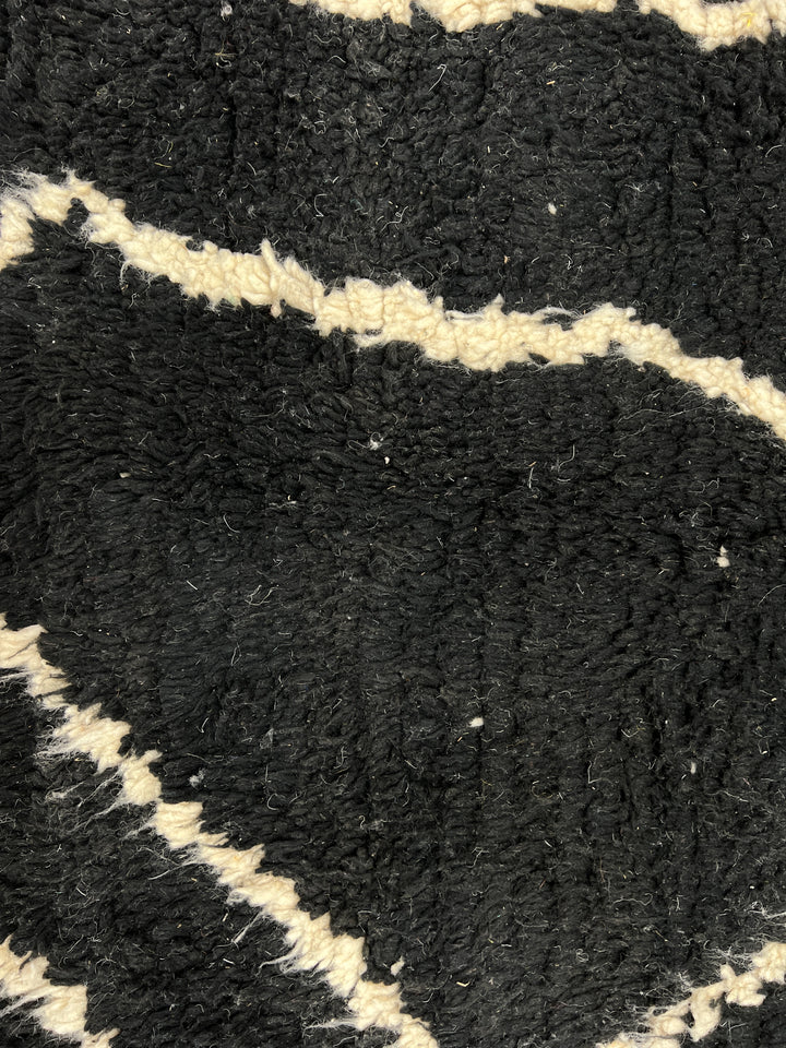 Black Beni Ourain Rug – Handmade Moroccan Wool Carpet