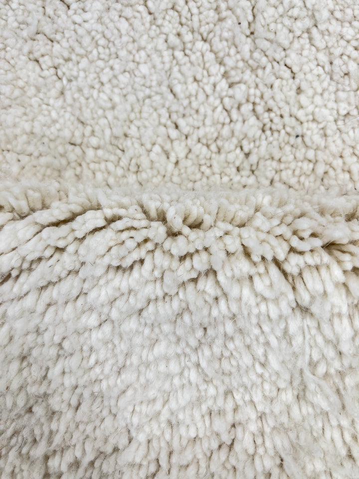 White moroccan rug - Beni ourian wool rug