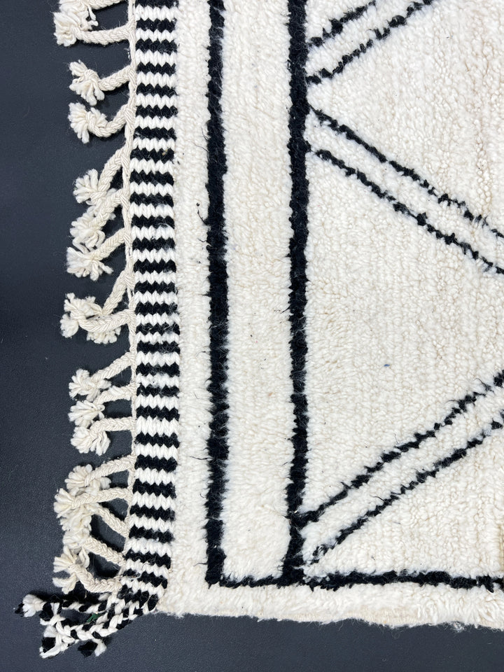 Beni Ourain Moroccan Wool Rug – Black & White