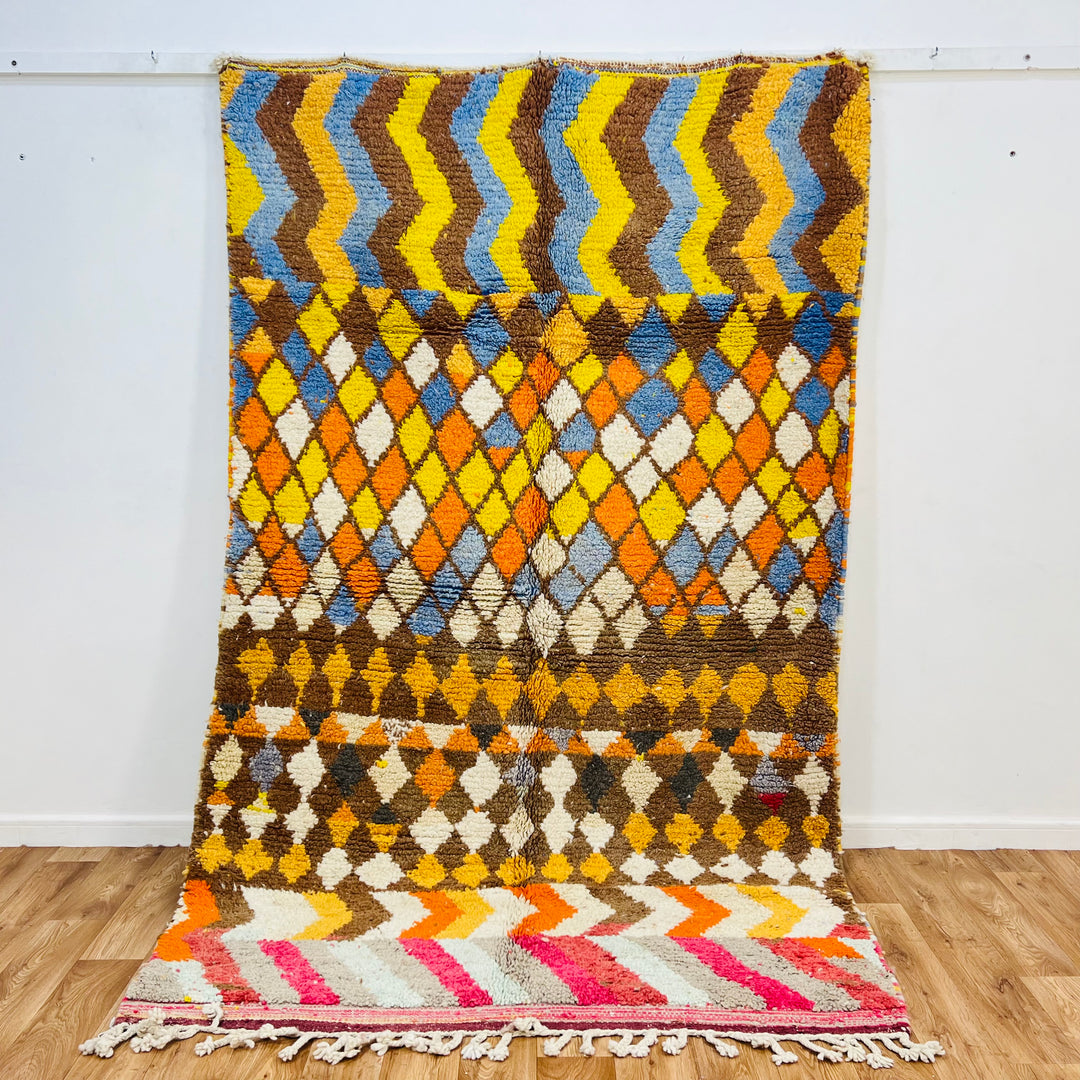 Diamond and Zigzag Moroccan wool rug with vibrant colors and traditional Berber patterns, area rug, 268x161 cm