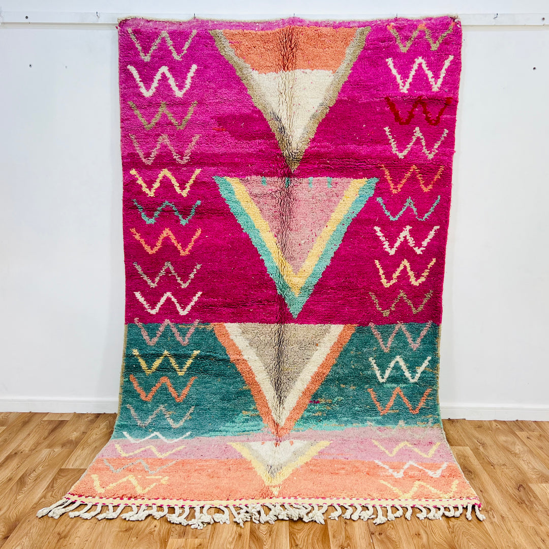 Vintage Moroccan wool rug with V-shaped motifs in magenta, turquoise, orange, pink