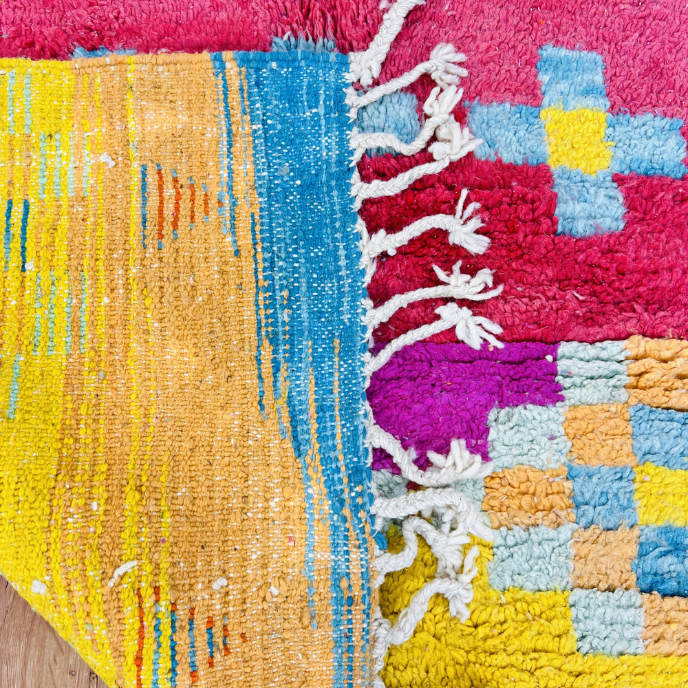 Colorful vintage Moroccan rug with diamond and cross motifs – Rug 640 (237x158 cm)

