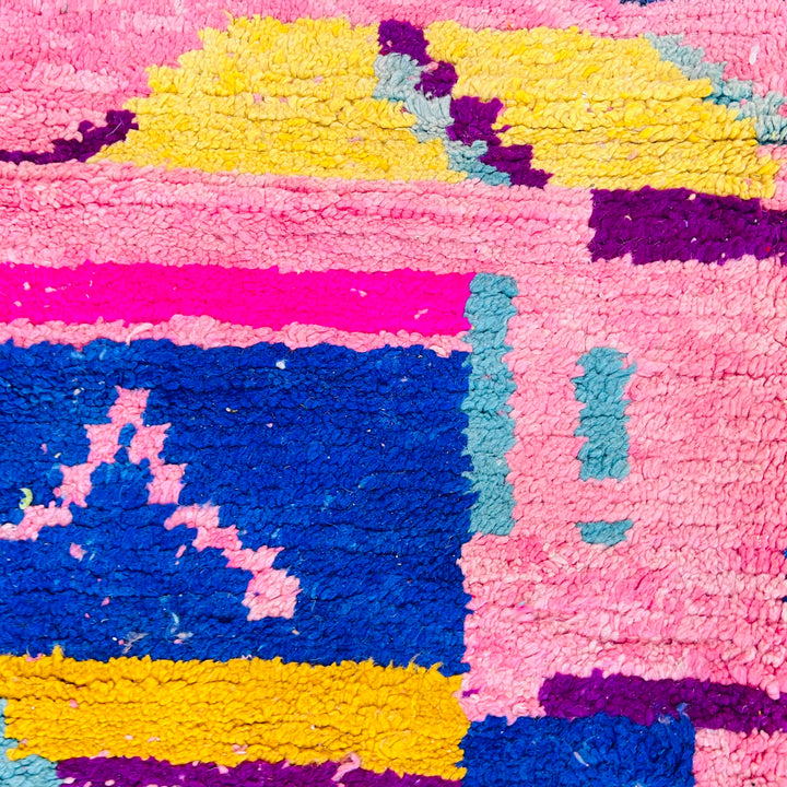 Vintage Moroccan Rug 1005 – Pink wool rug with abstract colorful geometric patterns – 250x160 cm

