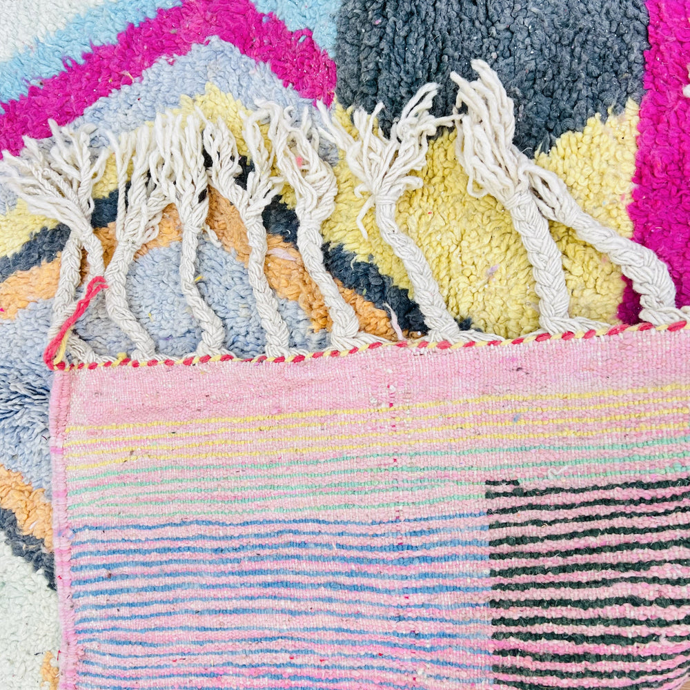 Vintage Moroccan Rug 638 – abstract multicolor geometric design, handwoven wool, size 256x155cm

