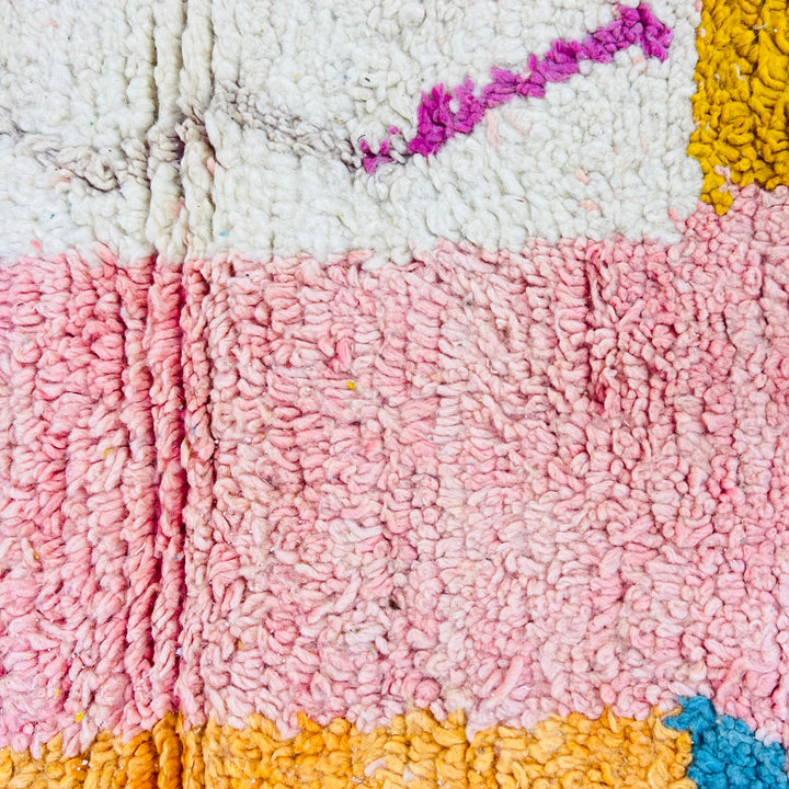 Colorful vintage Moroccan wool rug with pink, yellow, and blue vertical patterns – Rug 617 (245x155 cm)

