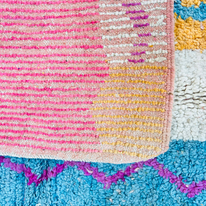 Colorful vintage Moroccan wool rug with pink, yellow, and blue vertical patterns – Rug 617 (245x155 cm)

