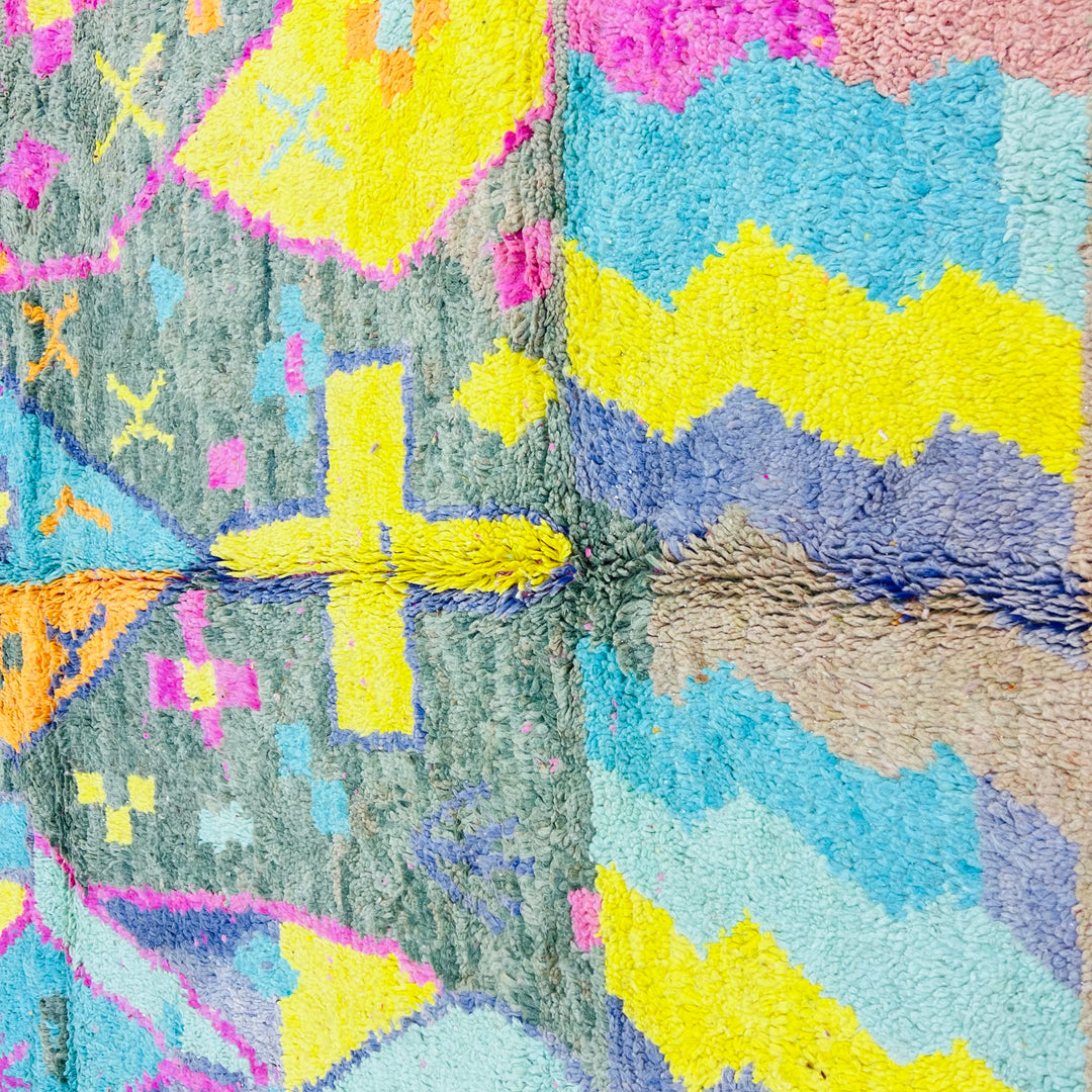 Vintage Moroccan rug 602 – colorful handmade wool rug with geometric Berber patterns – 255x153 cm


