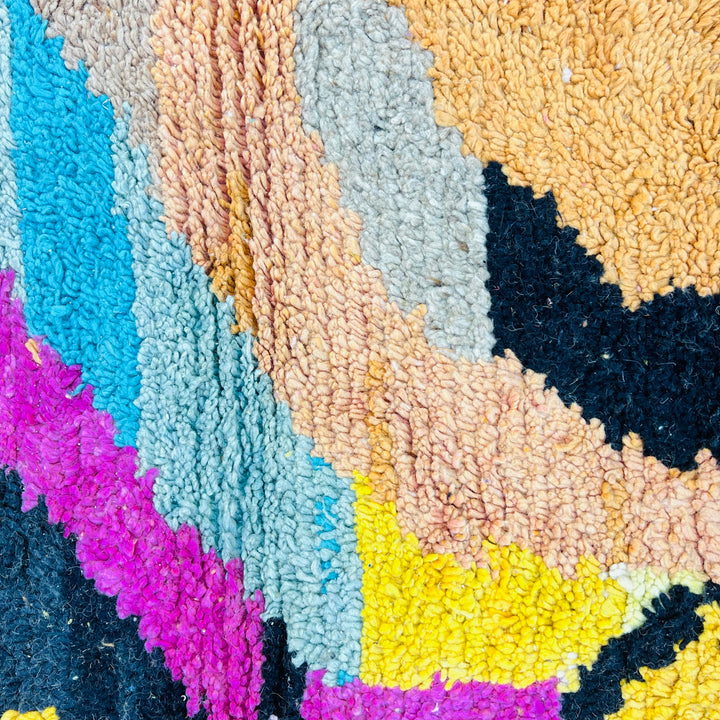 Colorful vintage Moroccan rug with geometric tribal patterns – Rug 608

