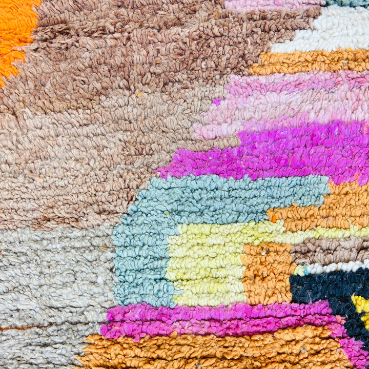 Colorful vintage Moroccan rug with geometric tribal patterns – Rug 608


